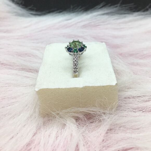 Crystal Flower Ring   - Picture 2 of 2